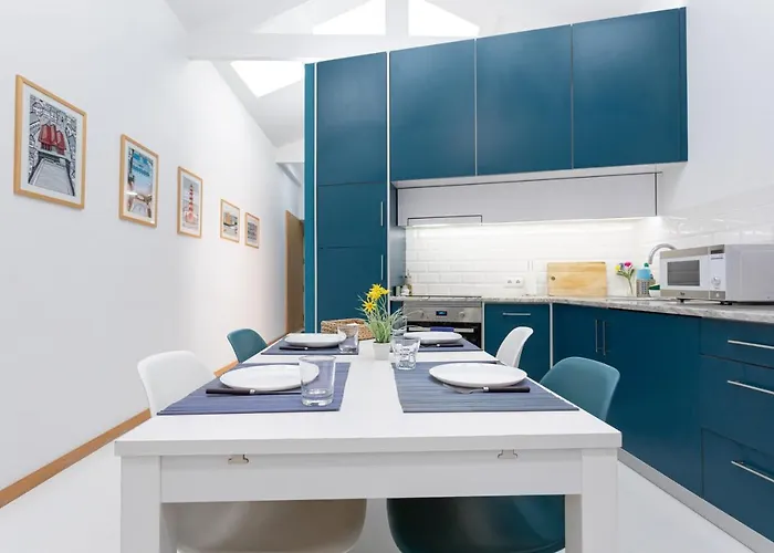 Casa Da Porta Azul * אבאירו